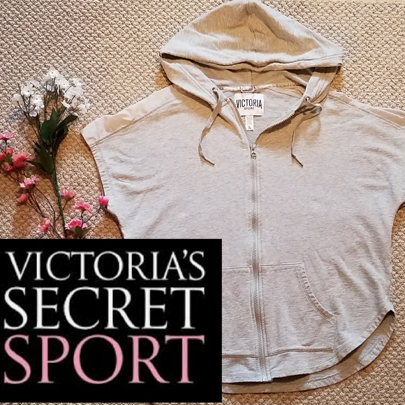 Victoria's Secret Tops - NWOT VS SPORT oversized full zip short sleeve top